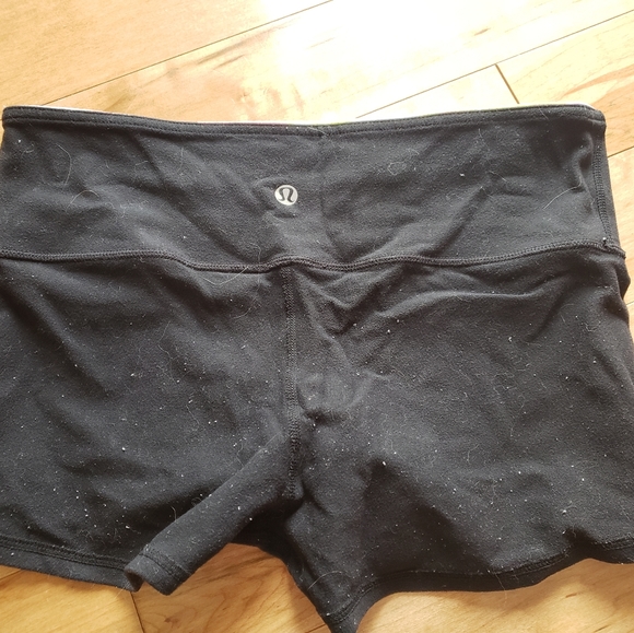Lululemon size 6 shorts - Picture 4 of 4